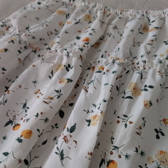 3/$30 Tiered ruffled skirt - Picture 2 of 4